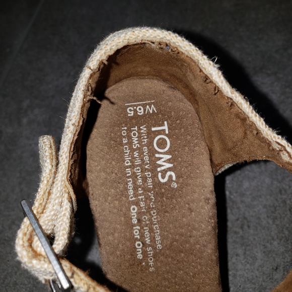 Toms Tan Wedges Size 6.5 - Picture 4 of 6